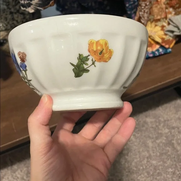 Floral White Ceramic Bowl - Picture 3 of 5